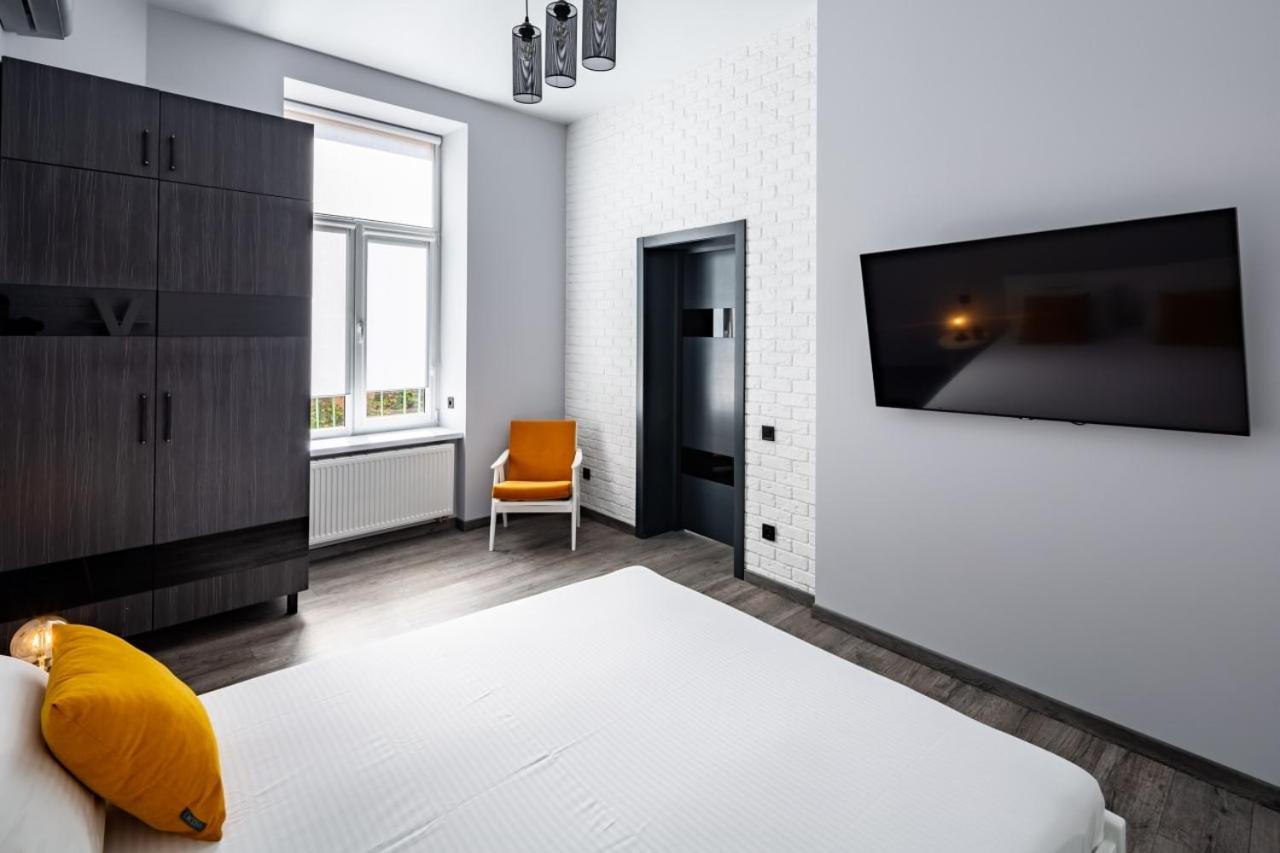 לבוב Stylish Apartment In The Center מראה חיצוני תמונה